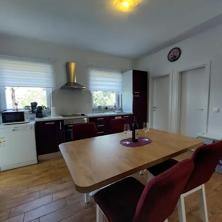 Apartament Prejac By The