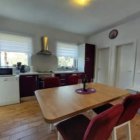 Apartment Prejac By The