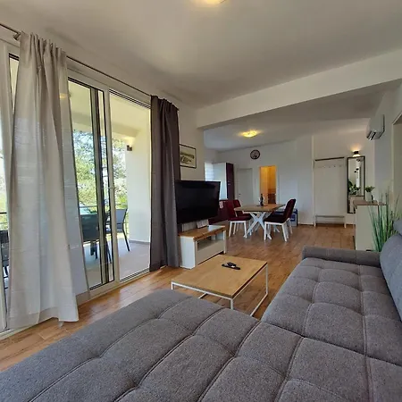 Prejac By The Apartment